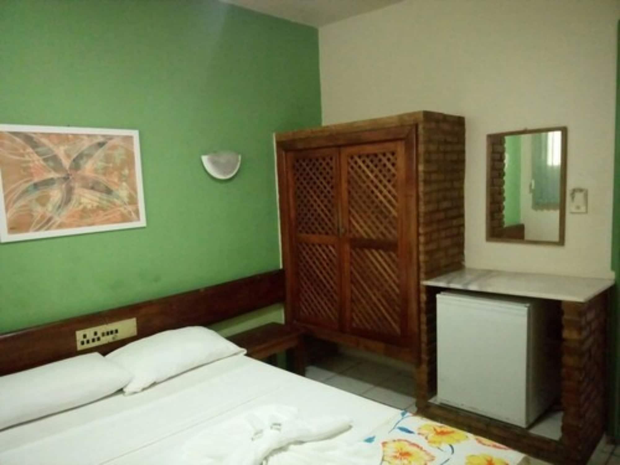 Hotel Costa Verde Порту-Сегуру Экстерьер фото